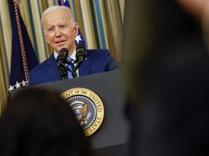 Biden: 3 Objek Terbang yang Ditembak Tak Terkait Balon Mata-mata China Biden: 3 Objek Terbang yang Ditembak Tak Terkait Balon Mata-mata China