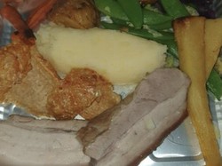 Protes Makanannya Sedikit, Wanita Ini Malah Diancam oleh Pihak Resto