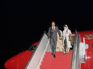 Istana Ungkap Kondisi Ibu Negara Iriana Usai Terpeleset di Tangga Pesawat Istana Ungkap Kondisi Ibu Negara Iriana Usai Terpeleset di Tangga Pesawat