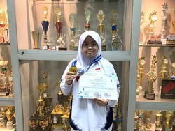 Hebat! Siswa SMP Surabaya Sabet 2 Emas Olimpiade Matematika Tingkat Nasional