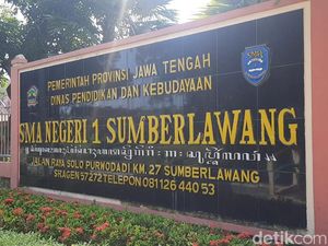 Ortu Siswi SMA Sragen Maafkan Guru yang Marahi Anak gegara Jilbab, tapi... Ortu Siswi SMA Sragen Maafkan Guru yang Marahi Anak gegara Jilbab, tapi...
