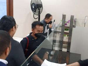 Taqy Malik Sambangi Bareskrim Polri Terkait Kasus Robot Trading Net89 Taqy Malik Sambangi Bareskrim Polri Terkait Kasus Robot Trading Net89