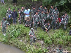 Pencarian Babinsa Hilang Saat Cari Korban Tenggelam, Tim Susuri Sungai 4 Km