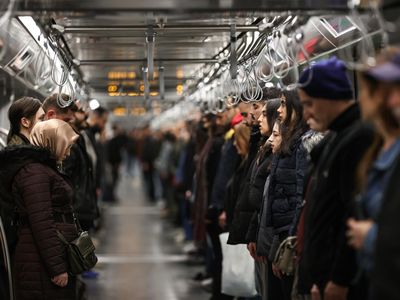 Sikap Sempurna Warga Turki Peringati Meninggalnya Kemal Ataturk