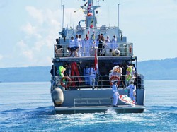 Hari Pahlawan di Banyuwangi, Forkopimda Tabur Bunga di Atas Kapal