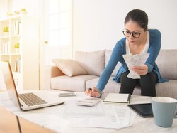 Dear Ibu-ibu, Ini 5 Tips Atur Uang Belanja biar Bujet Nggak Bengkak