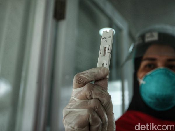 COVID-19 Kembali Melonjak, DKI Jadi Penyumbang Kasus Terbanyak