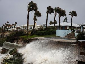 Badai Nicole Terjang Florida