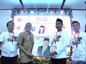 Bedah Buku Aldera, Eks Aktivis 98 Cerita Tim Mawar Minta Maaf soal Penculikan Bedah Buku Aldera, Eks Aktivis 98 Cerita Tim Mawar Minta Maaf soal Penculikan