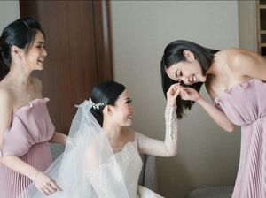 7 Foto Gisella Anastasia Jadi Sorotan saat Jadi Bridesmaid