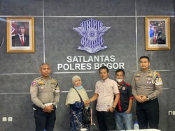 Akhir Damai Ibu-ibu Halangi Ambulans di Puncak karena Emosi