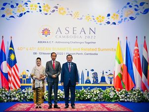 Jokowi dan Iriana Hadiri Pembukaan KTT ASEAN, Disambut PM Kamboja