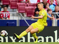 Barcelona Incar Dua Bek Baru