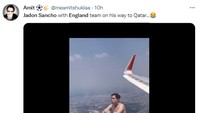 Kalau kata meme ini, Jadon Sancho tetap ikut terbang ke Qatar dengan menumpang turbin pesawat. Santuy banget! (Foto: Twitter)