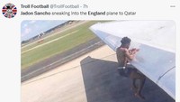 Penggemar terutama mengolok-olok Sancho yang digambarkan memaksa ikut rombongan Timnas Inggris ke Qatar. (Foto: Twitter)