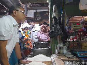 Semringah Pedagang Sembako Sumedang Dagangannya Diborong Mendag