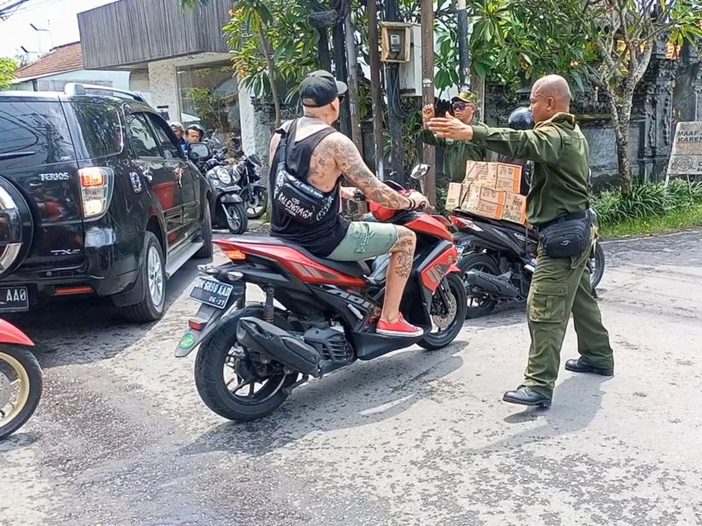 Uji Coba Berhasil, Rekayasa Lalin Bakal Dipermanenkan di Tibubeneng Uji Coba Berhasil, Rekayasa Lalin Bakal Dipermanenkan di Tibubeneng