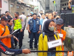 Rekonstruksi Pembunuhan Anak SD di Cimahi, Tersangka Peragakan 8 Adegan