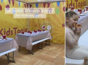 Sedih! Anak Ini Makan Pizza Sendiri karena Tak Ada Tamu di Pesta Ultahnya