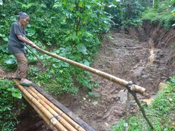 Kebun Warga Gitgit Rusak gegara Material Galian Shortcut Denpasar-Singaraja