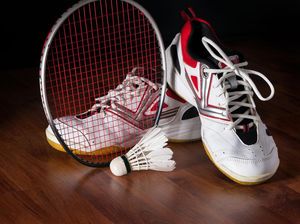 Alasan Mengapa Harus Pakai Sepatu Khusus untuk Bermain Bulutangkis