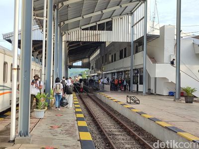 Stasiun Paling Timur Pulau Jawa Pasti Bikin Terkesan