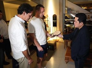 Saat Erick Thohir Jadi Pemandu Wisata John Terry dan Nesta
