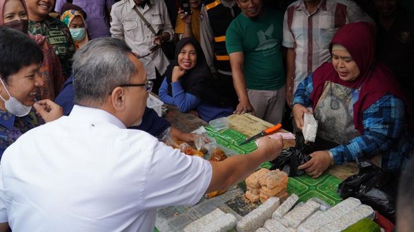 Wow, Beli Beras di Pasar Tanjungsari Sumedang Bisa Pakai QRIS