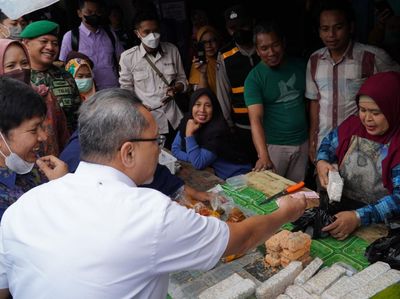 Wow, Beli Beras di Pasar Tanjungsari Sumedang Bisa Pakai QRIS