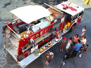 10 Food Truck Ini Desainnya Nyeleneh dan Unik yang Memikat Perhatian 10 Food Truck Ini Desainnya Nyeleneh dan Unik yang Memikat Perhatian