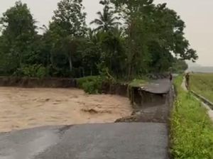 Jalan Penghubung Antardesa di Polewali Mandar Ambles, Akses Warga Terputus
