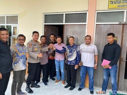 Kasus Warga Lamongan Demo Kades Diduga Cabuli Timses Berakhir Damai