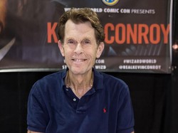 Kevin Conroy, 30 Tahun Menjadi Pengisi Suara Batman