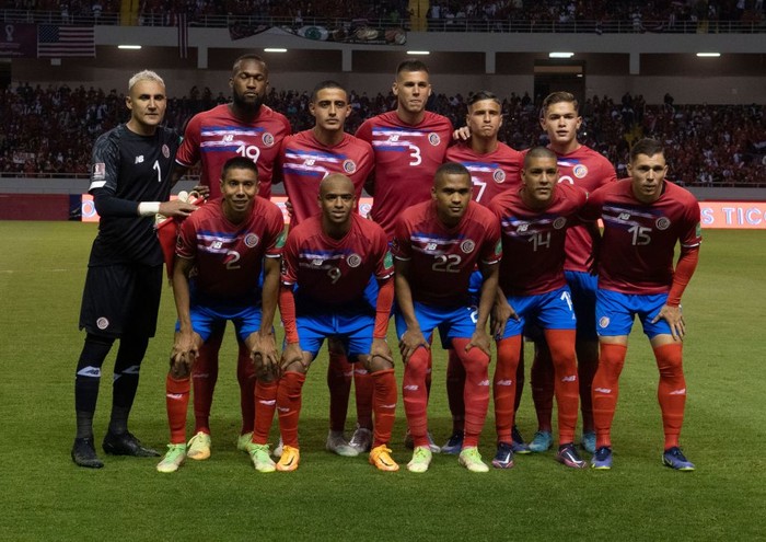 Costa Ricas players pose before their FIFA World Cup Qatar 2022 Concacaf qualifier match against the USA at the National Stadium in San Jose, on March 30, 2022. (Photo by Ezequiel BECERRA / AFP) (Photo by EZEQUIEL BECERRA/AFP via Getty Images)