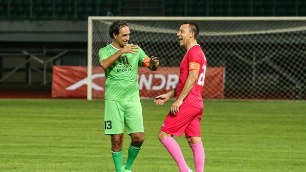 Tim John Terry Bantai Tim Alessandro Nesta 5-3 di Bekasi