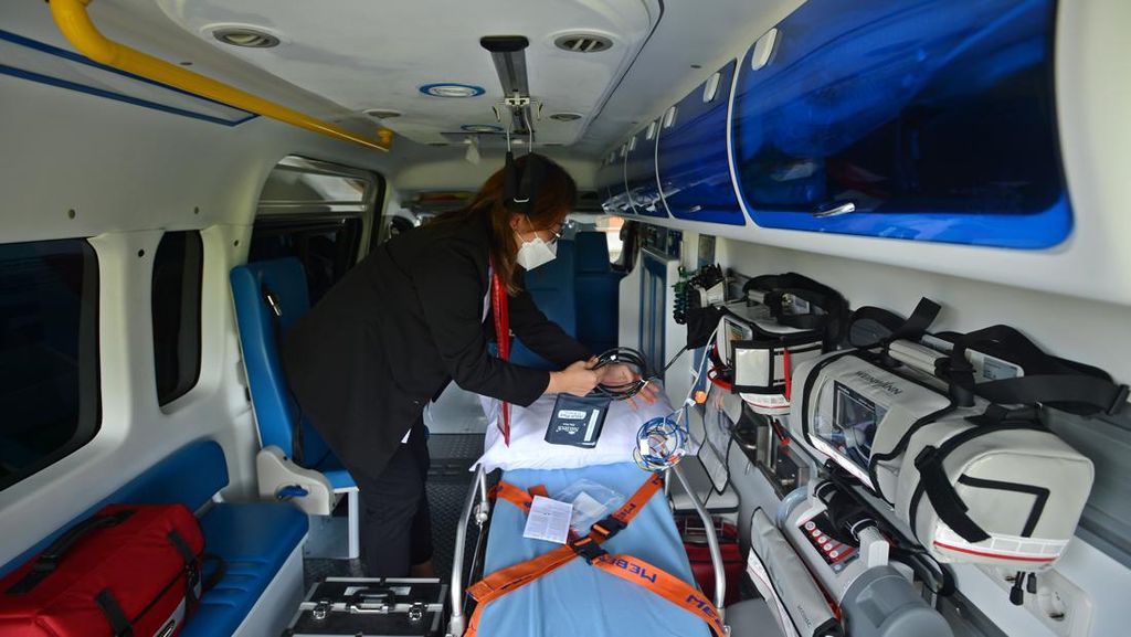 Melihat Persiapan Ambulans VVIP untuk KTT G20 Melihat Persiapan Ambulans VVIP untuk KTT G20