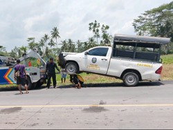 Mobil Patroli Satpol PP Lumajang Terjun ke Sawah, 6 Anggota Terluka