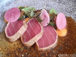 Keliling Asia Lewat Makanan, Cicipi Ahi Tuna dan Piscok Souffle di Restoran Ini
