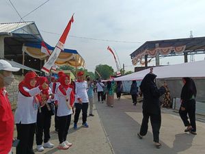 Meriah! Hari Pahlawan di Mojokerto Kirab Bendera Merah Putih 2.022 Meter