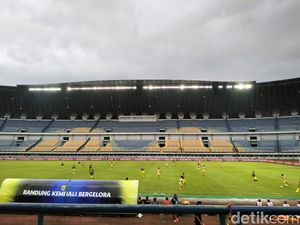 Penalti Klok Bawa Persib Ungguli FC Bekasi City 1-0 di Babak Pertama