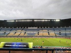 Penalti Klok Bawa Persib Ungguli FC Bekasi City 1-0 di Babak Pertama