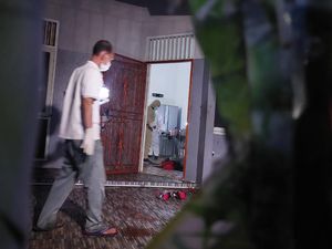 Polisi: Tak Ada Pihak Luar yang Masuk ke TKP Sekeluarga Tewas di Kalideres Polisi: Tak Ada Pihak Luar yang Masuk ke TKP Sekeluarga Tewas di Kalideres