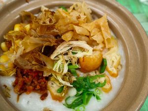 Resep Bubur Ayam Claypot yang Komplet Buat Sarapan Spesial Resep Bubur Ayam Claypot yang Komplet Buat Sarapan Spesial
