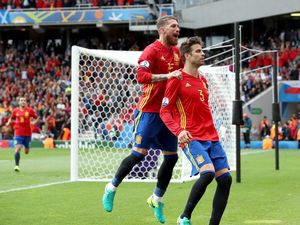 Akhir Era Ramos-Pique di Timnas Spanyol Akhir Era Ramos-Pique di Timnas Spanyol