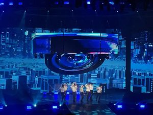 Stray Kids Jadi Triple Million Seller Lewat MAXIDENT Stray Kids Jadi Triple Million Seller Lewat MAXIDENT
