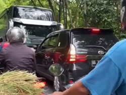 Heboh 2 Mobil Lawan Arus Ketemu Bus di Piyungan Bantul, Begini Faktanya