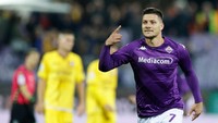 Luka Jovic, penyerangnya Fiorentina ini diyakini juga akan menambah daya gedor (Getty Images)