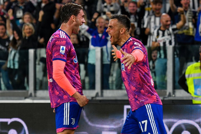 Timnas Serbia Rasa Serie A Serbia's team players celebrate the victory at the end the FIFA World Cup Qatar 2022 qualification group A football match between Portugal and Serbia at the Luz stadium in Lisbon, Portugal, on November 14, 2021. (Photo by Pedro Fiúza/NurPhoto via Getty Images)