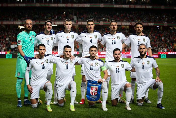 Timnas Serbia Rasa Serie A Serbia's team players celebrate the victory at the end the FIFA World Cup Qatar 2022 qualification group A football match between Portugal and Serbia at the Luz stadium in Lisbon, Portugal, on November 14, 2021. (Photo by Pedro Fiúza/NurPhoto via Getty Images)