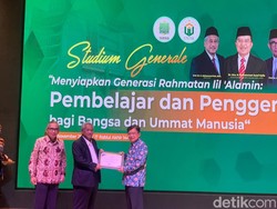 JK-Prof M Nuh Beri Wejangan Kepada Ratusan Mahasiswa Unusa